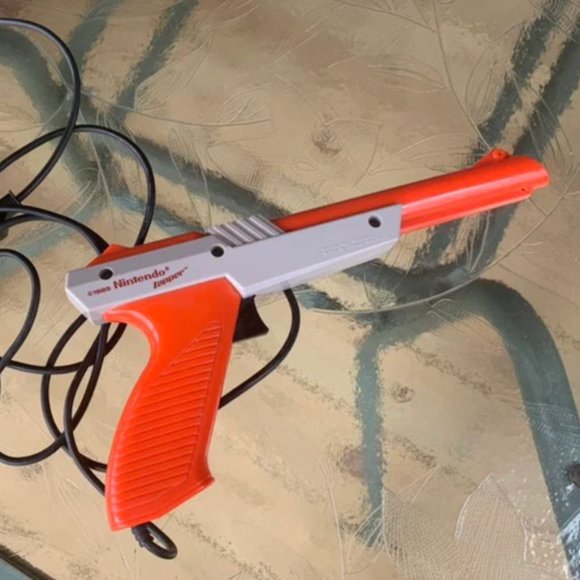 Vintage Duck Hunt Controller Nintendo NES 🍄 - Picture 1 of 1
